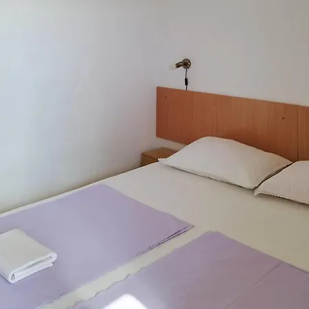 Apartman In With House Sea View